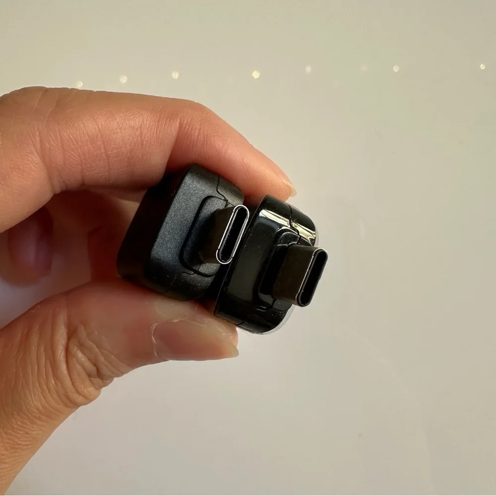 Samsung Black USB-C connector (2)